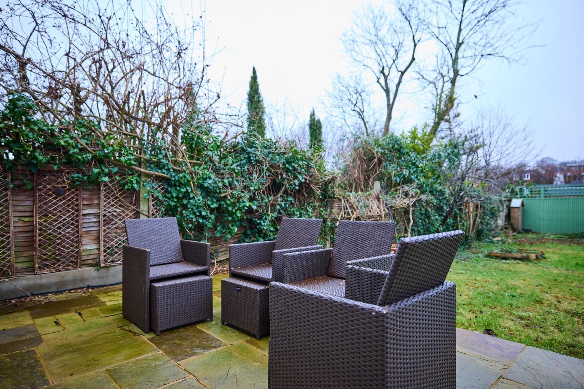 The Rosebery Retreat - Inviting 4bdr With Garden Appartement *