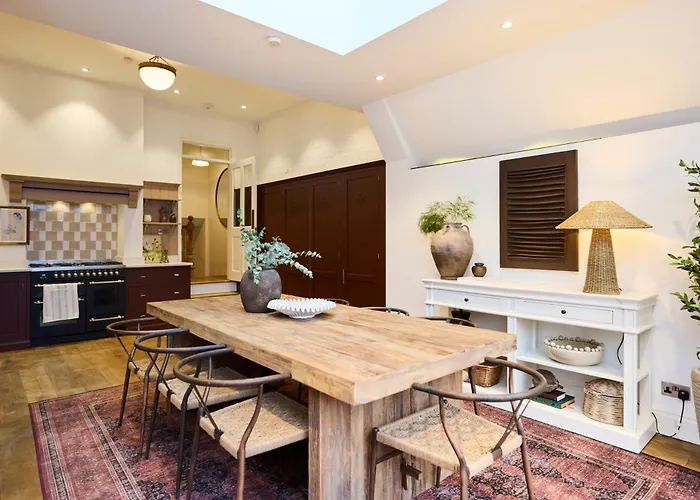 The Rosebery Retreat - Inviting 4Bdr With Garden